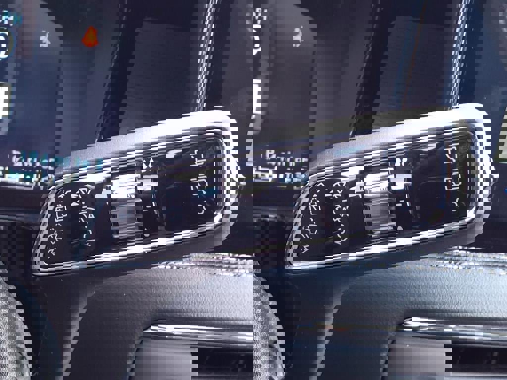 Used 2023 Lincoln Corsair Reserve w/ Equipment Group 202A image 45