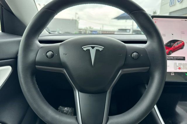 Used 2020 Tesla Model 3 Standard Range Plus image 22