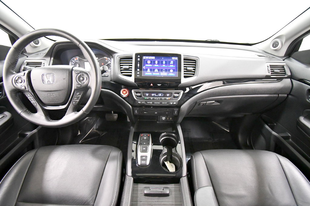 Certified 2017 Honda Pilot Touring image 3