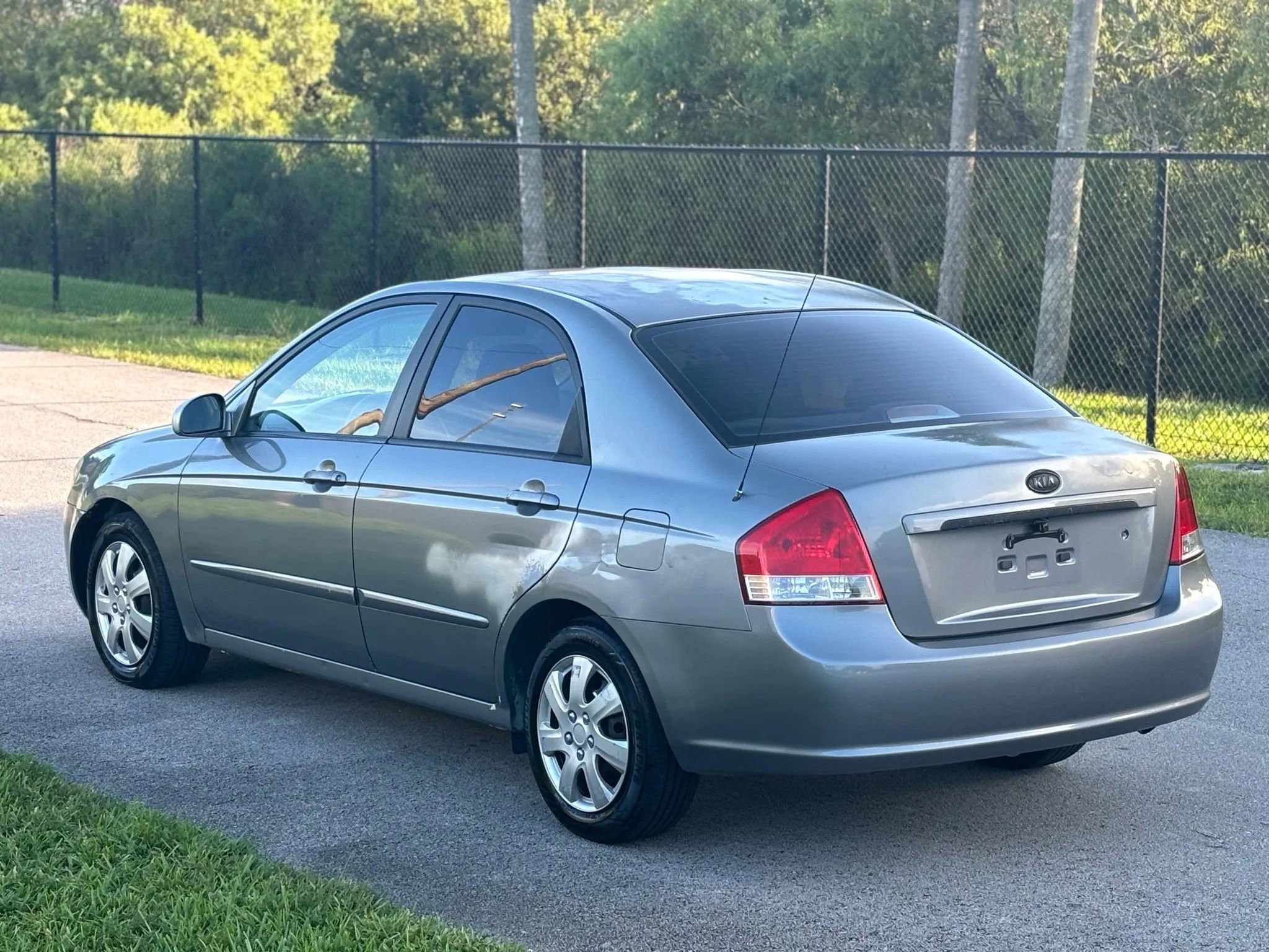 Used 2007 Kia Spectra EX image 8