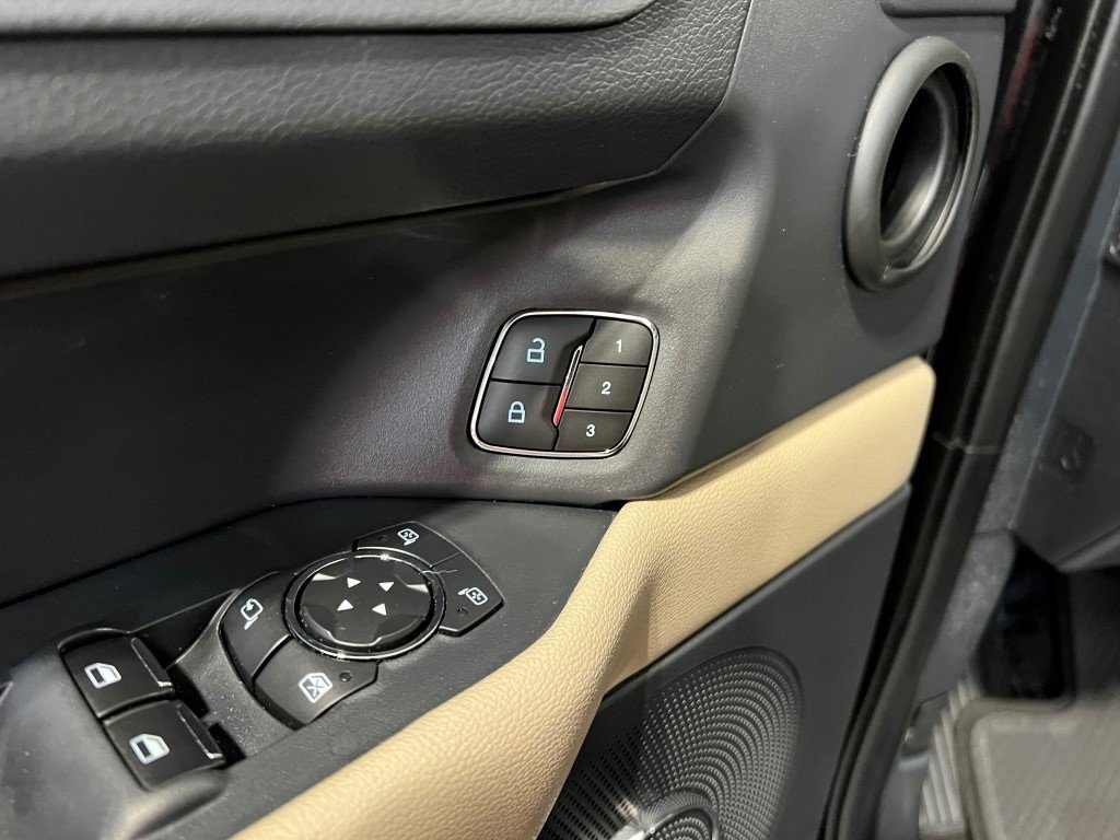 Used 2022 Ford Expedition Max Limited image 30