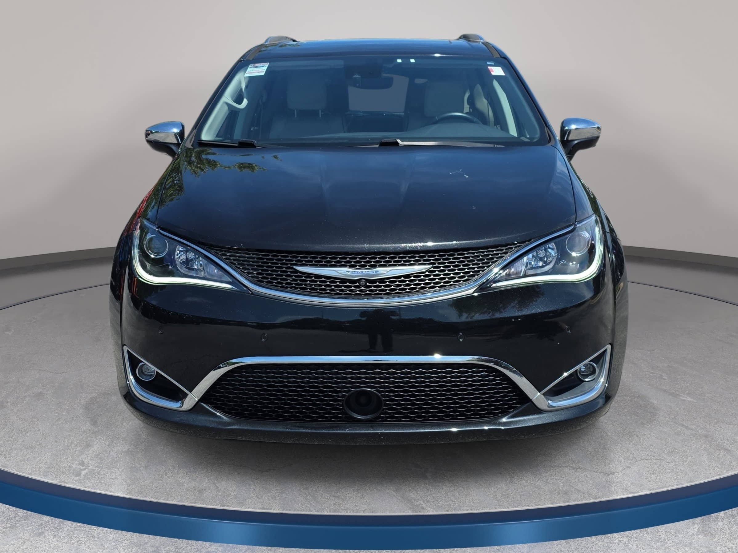 Used 2017 Chrysler Pacifica Limited FWD video 2