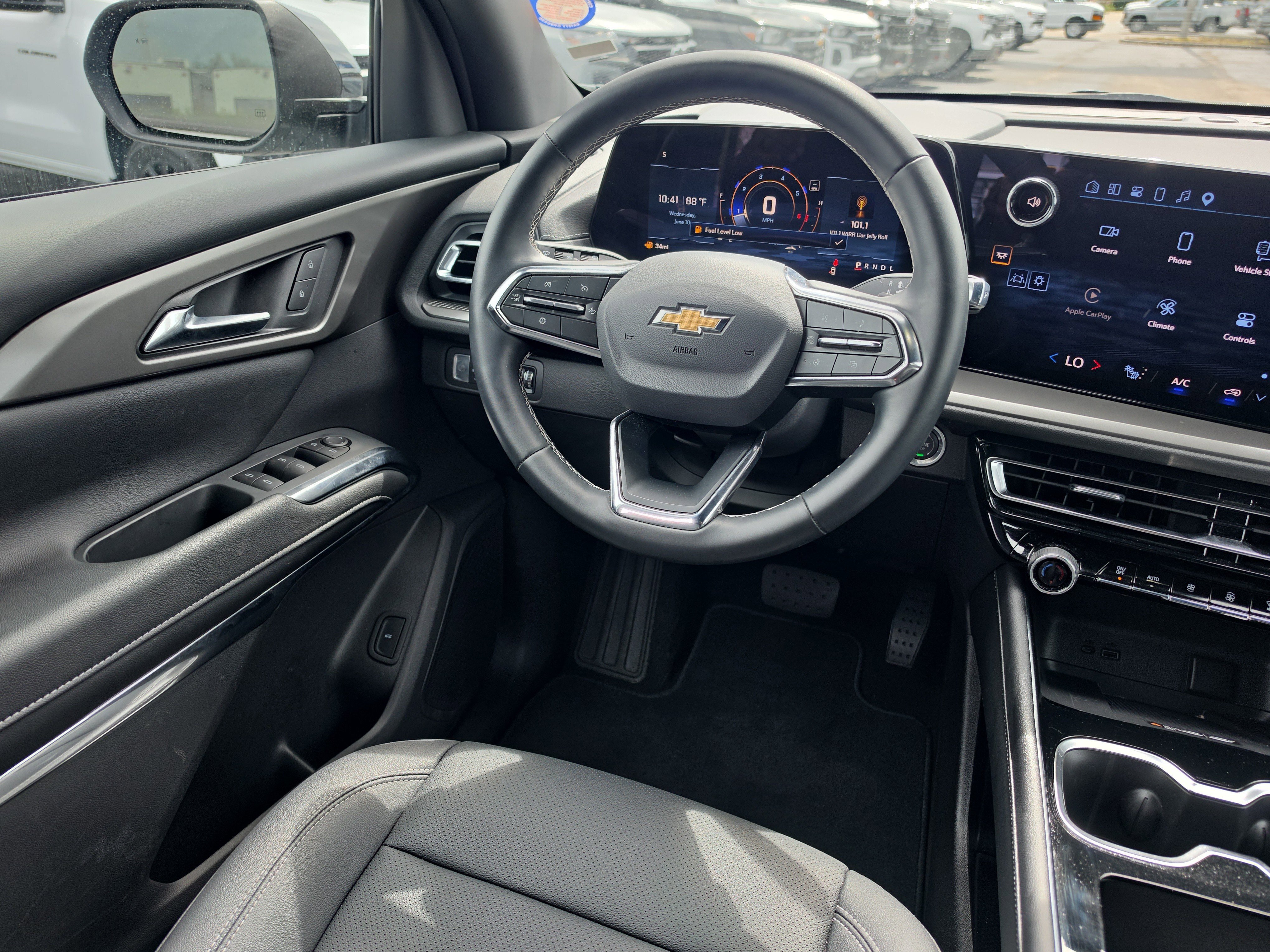 Certified 2026 Chevrolet Traverse LT FWD image 9