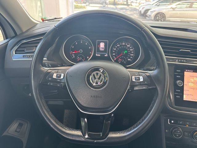 Used 2018 Volkswagen Tiguan SEL AWD/4WD image 14