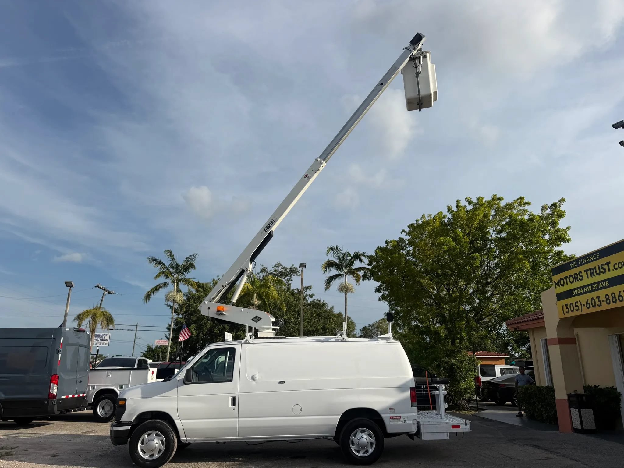 Used 2013 Ford E-350 and Econoline 350 Super Duty w/ PWR Group RWD image 2