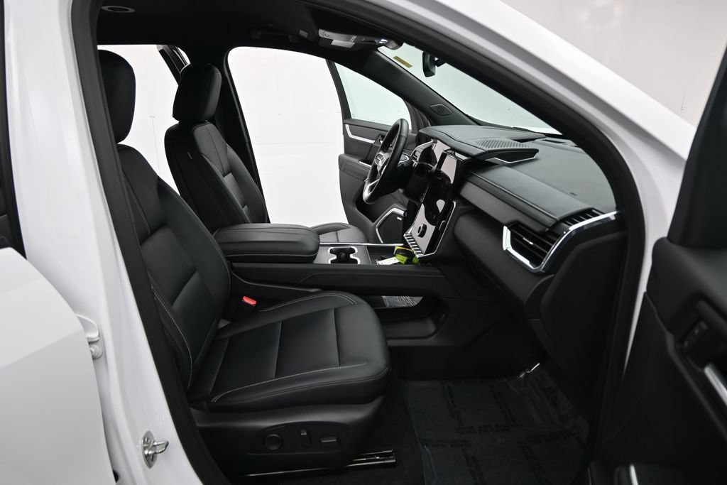 Used 2025 GMC Acadia Elevation w/ Elevation Premium Package AWD/4WD image 28