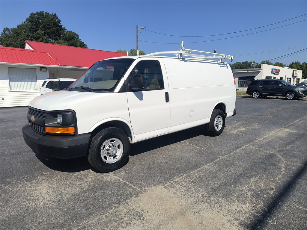 Used 2015 Chevrolet Express 2500 RWD image 1