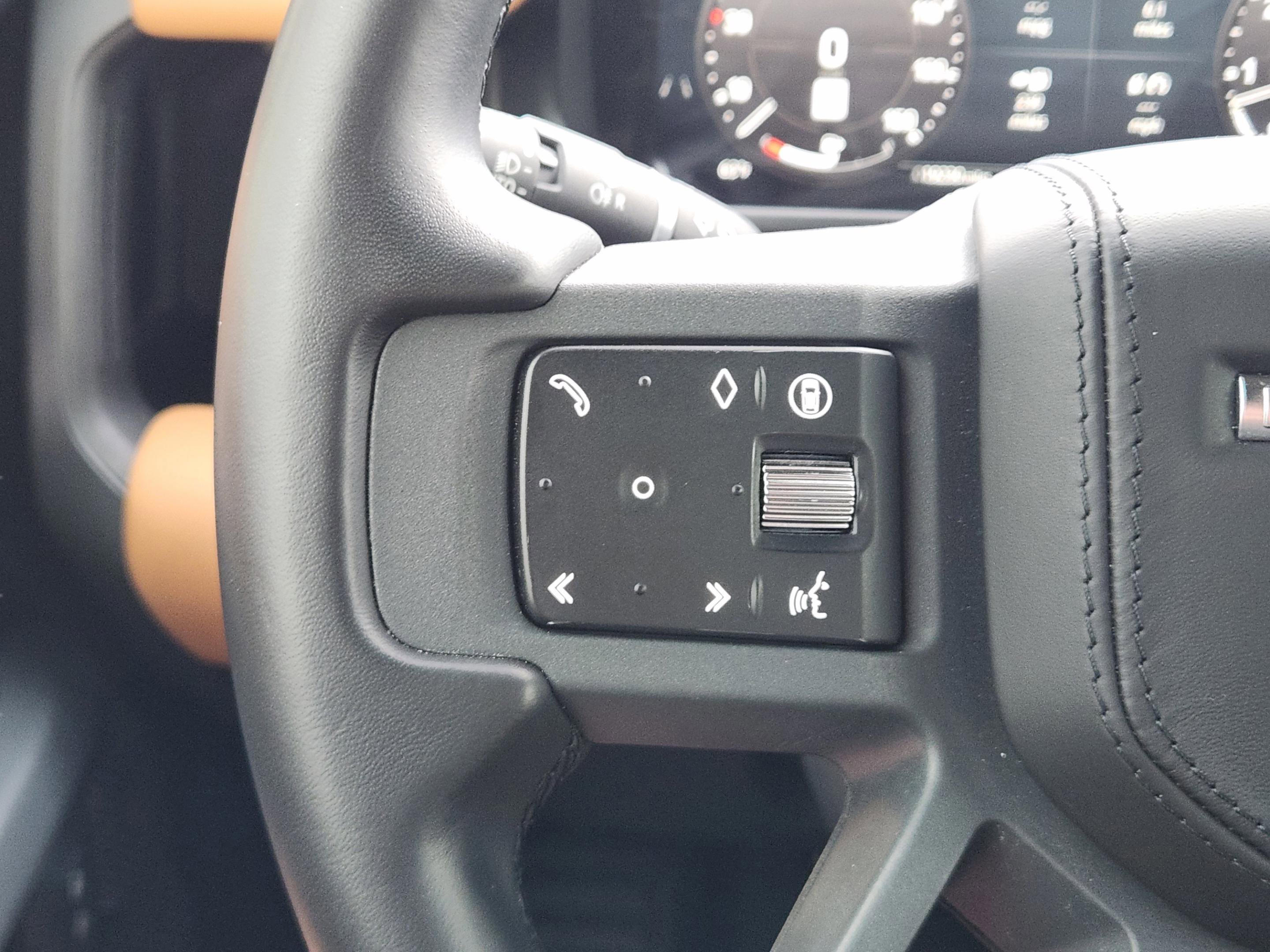 Certified 2024 Land Rover Defender 110 X-Dynamic SE AWD/4WD image 24