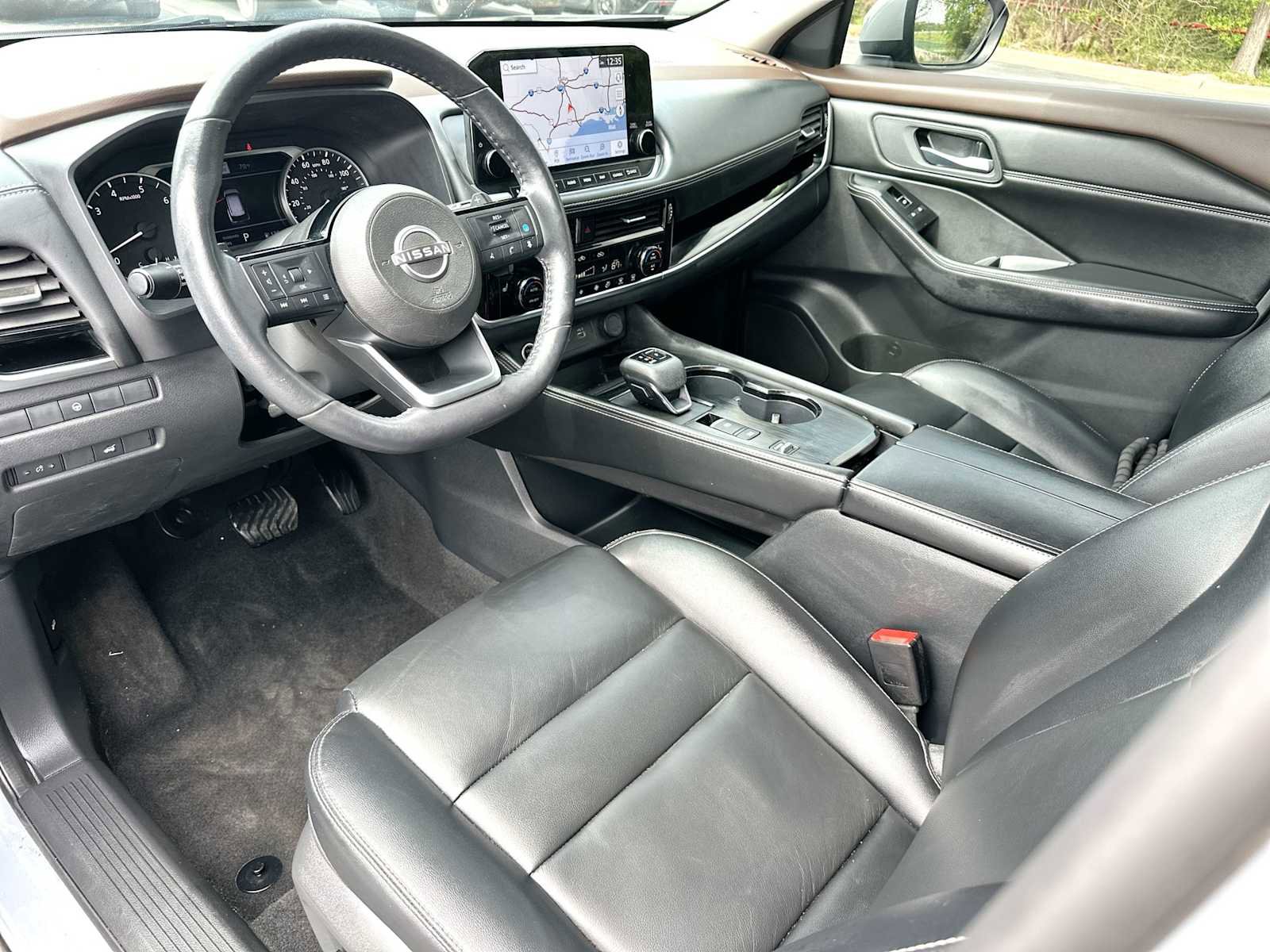 Used 2023 Nissan Rogue SL w/ SL Premium Package image 18