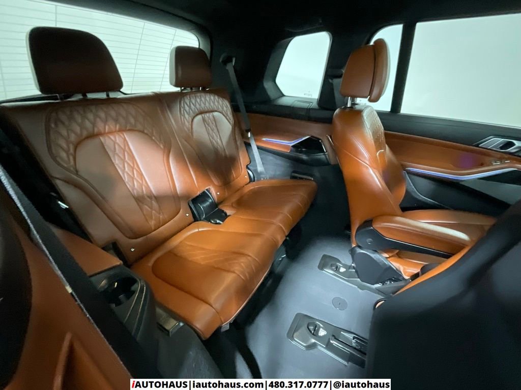 Used 2022 BMW X7 M50i image 25