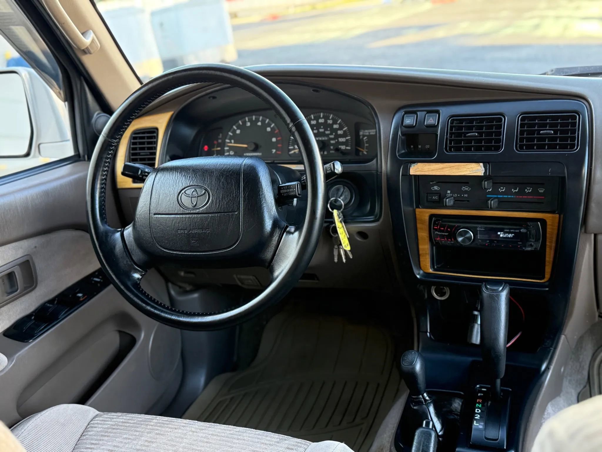 Used 1997 Toyota 4Runner SR5 AWD/4WD image 21
