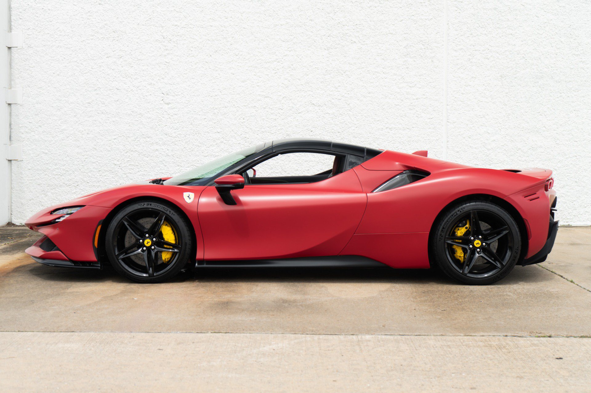 Used 2023 Ferrari SF90 Spider AWD/4WD image 13