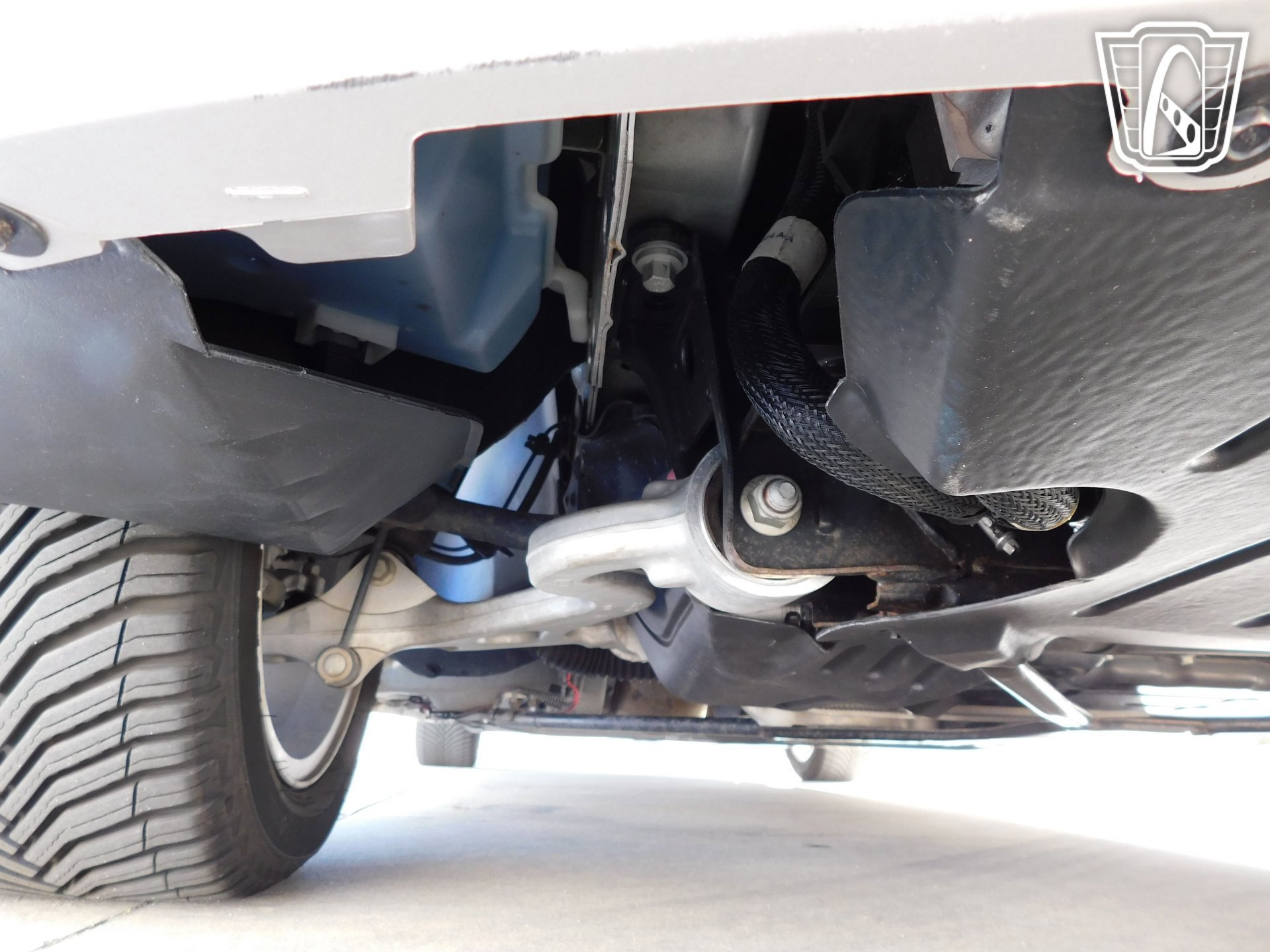 Used 2005 Ford Thunderbird image 40