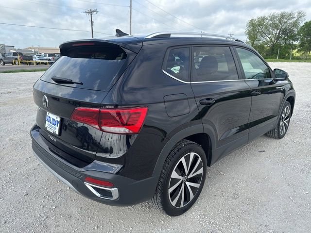 Used 2024 Volkswagen Taos SE FWD image 6