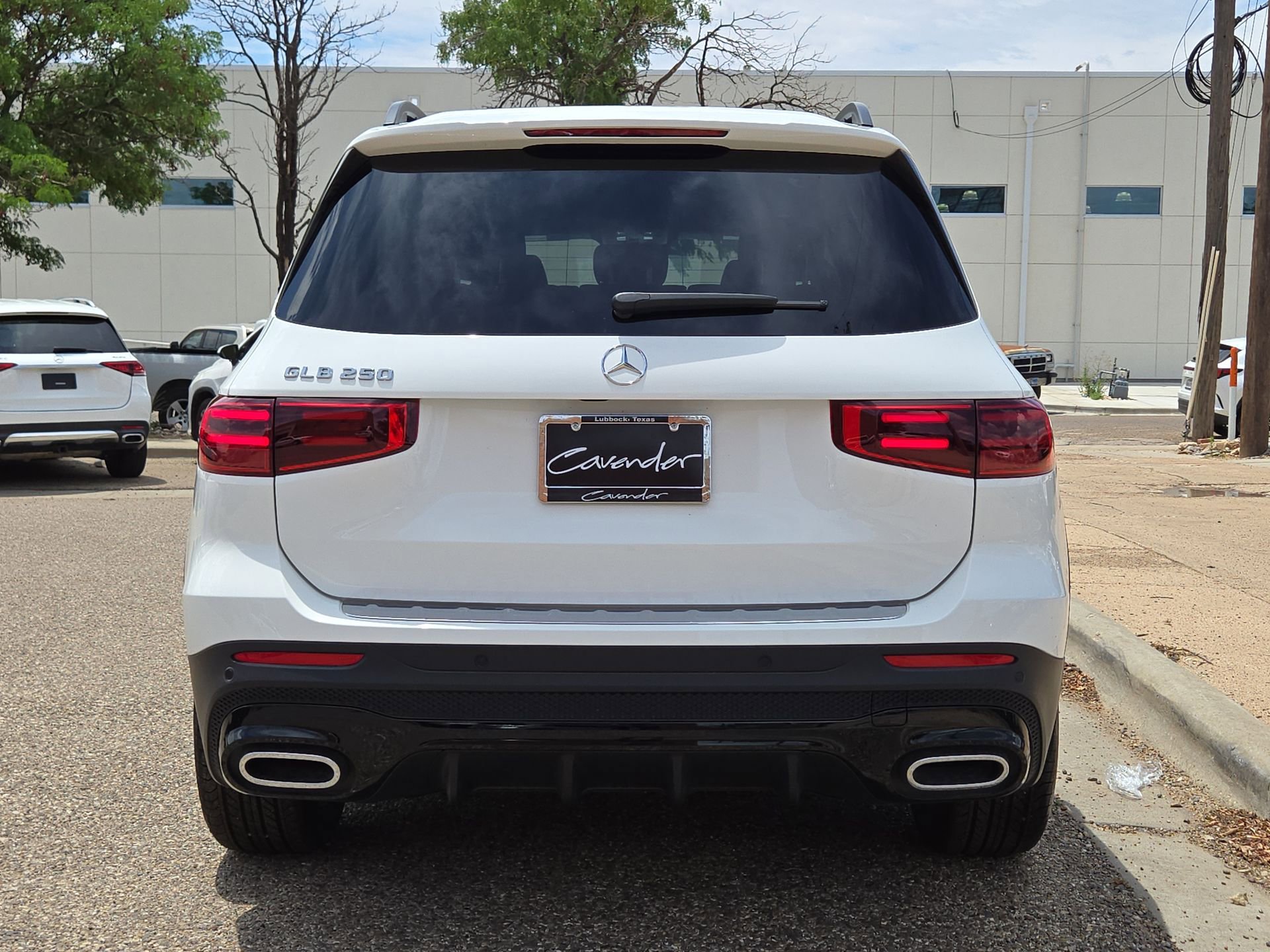 New 2025 Mercedes-Benz GLB 250 image 12