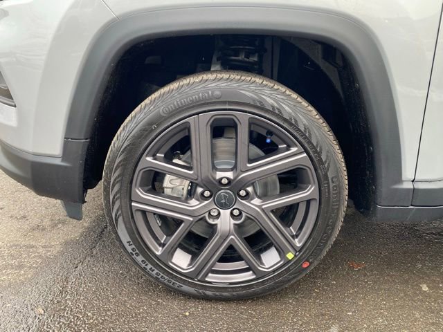 New 2026 Jeep Compass Latitude w/ Sun and Sound Group image 16