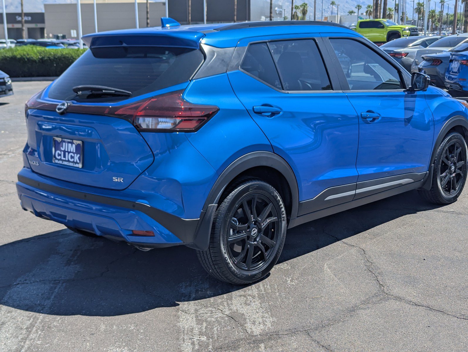 Used 2023 Nissan Kicks SR FWD image 2