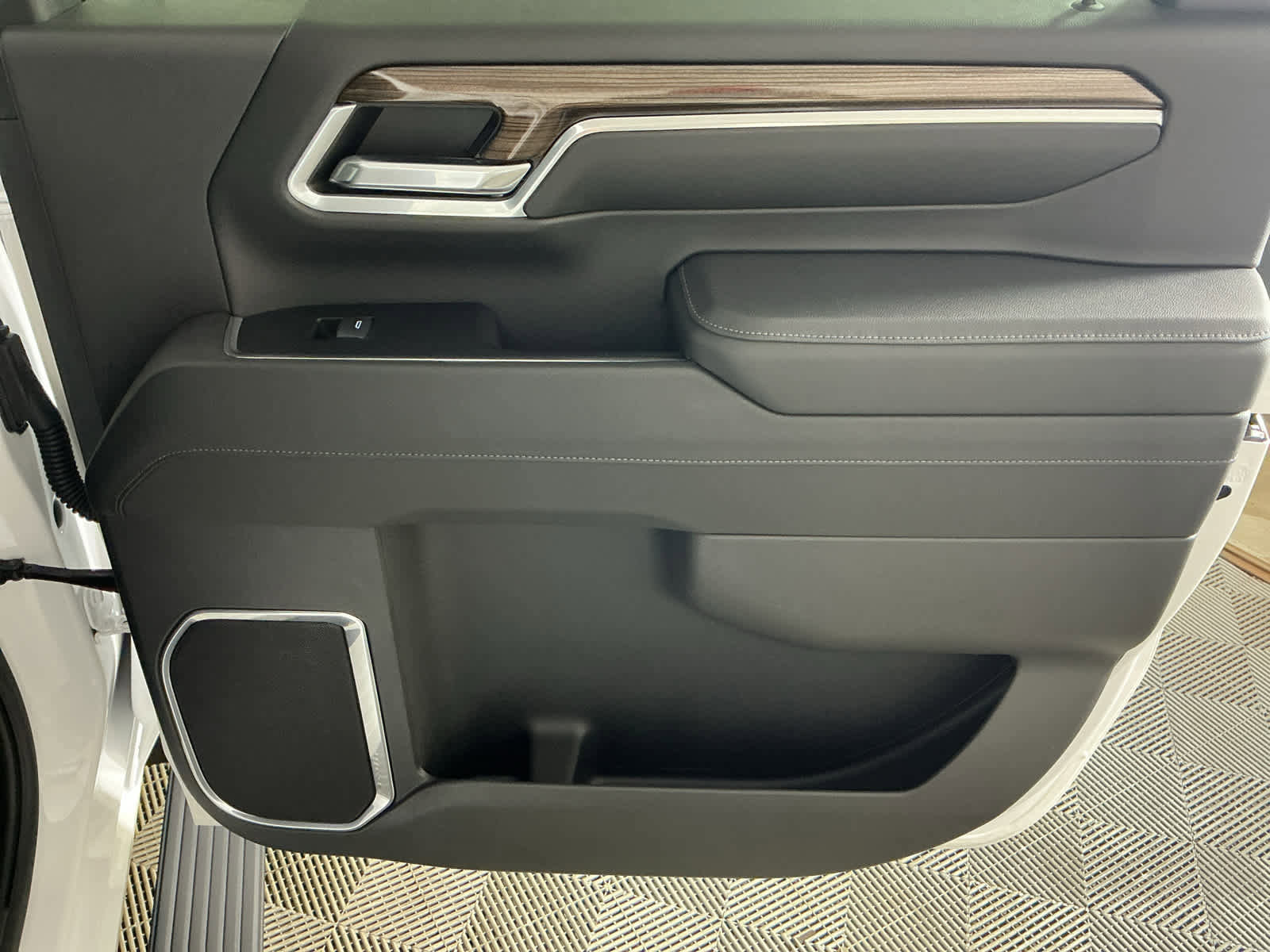 Used 2024 Chevrolet Silverado 3500 LT w/ Convenience Package image 11