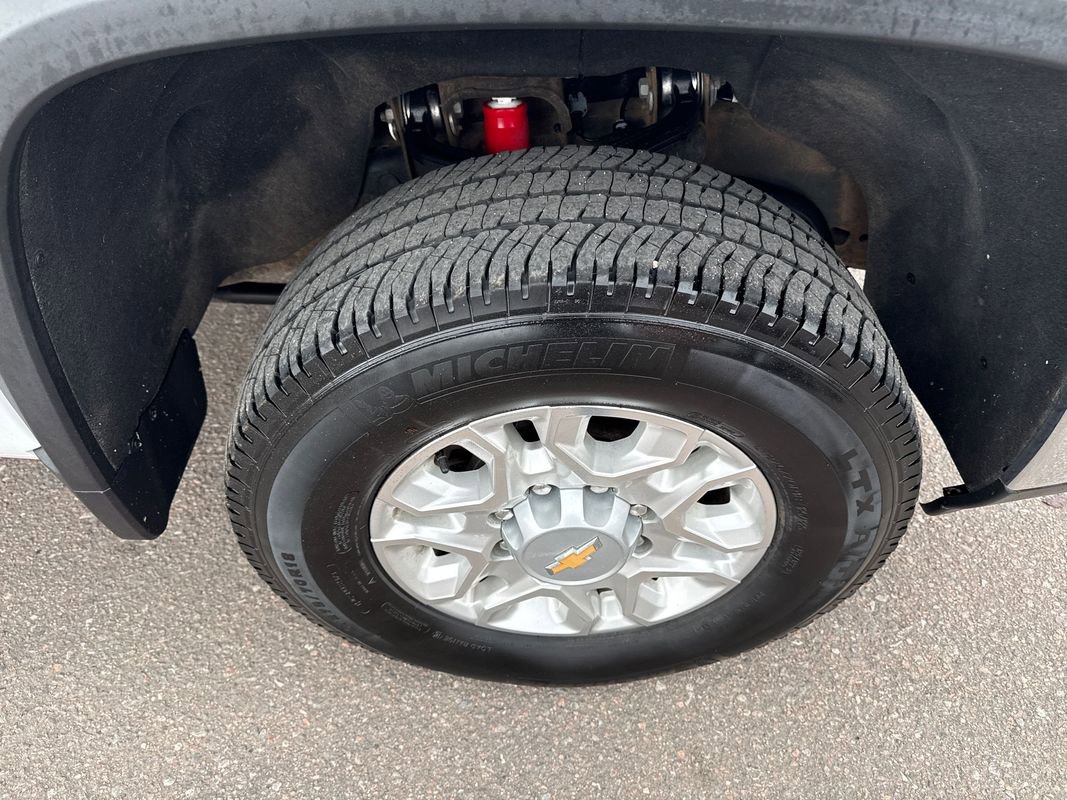 Used 2024 Chevrolet Silverado 2500 LT image 17