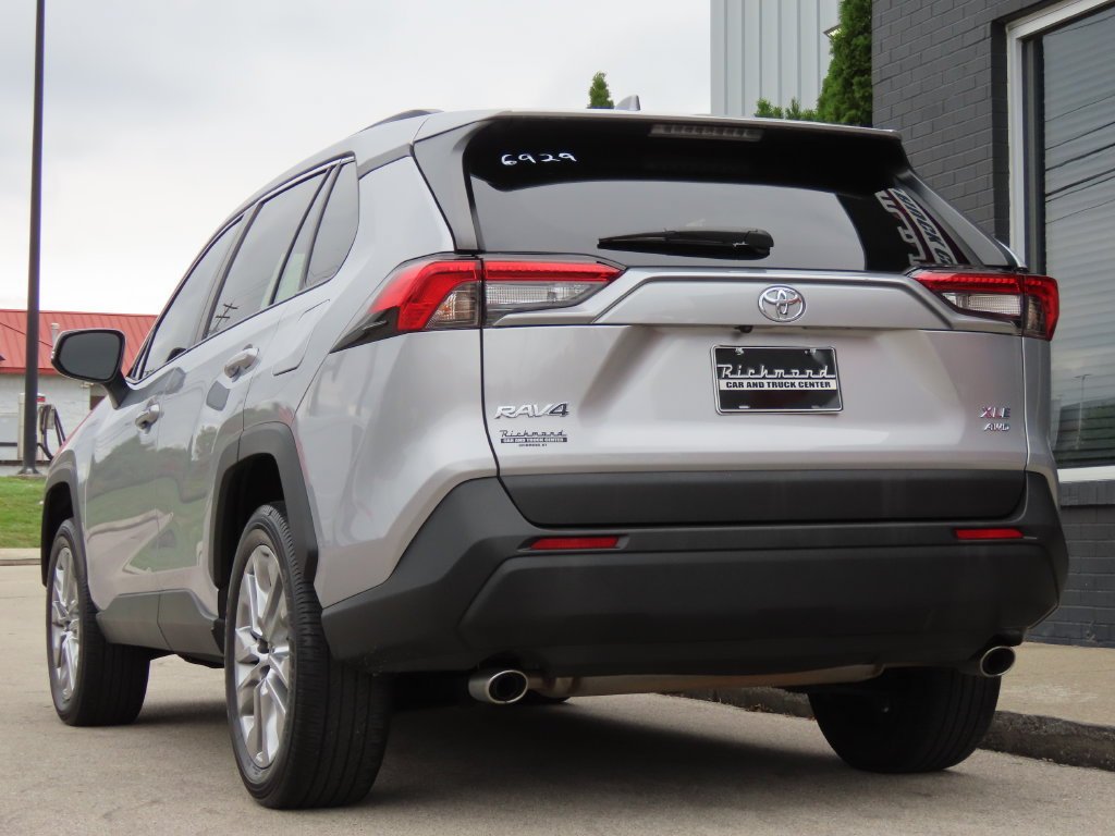 Used 2024 Toyota RAV4 XLE Premium AWD/4WD image 10