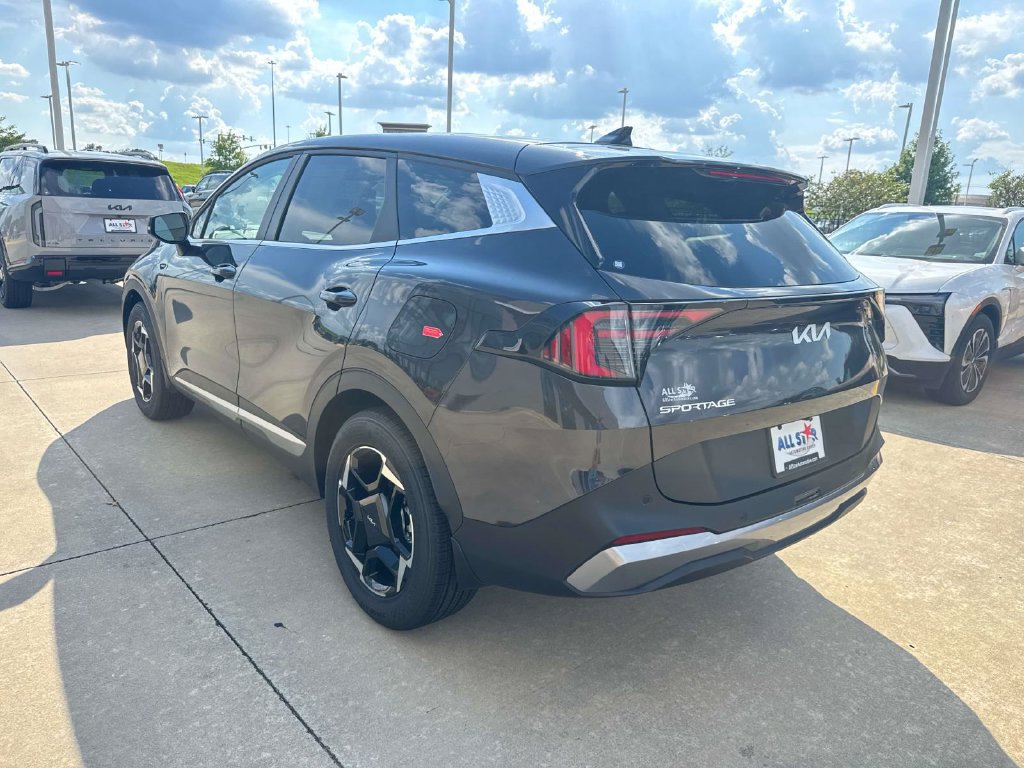 New 2026 Kia Sportage EX FWD image 6
