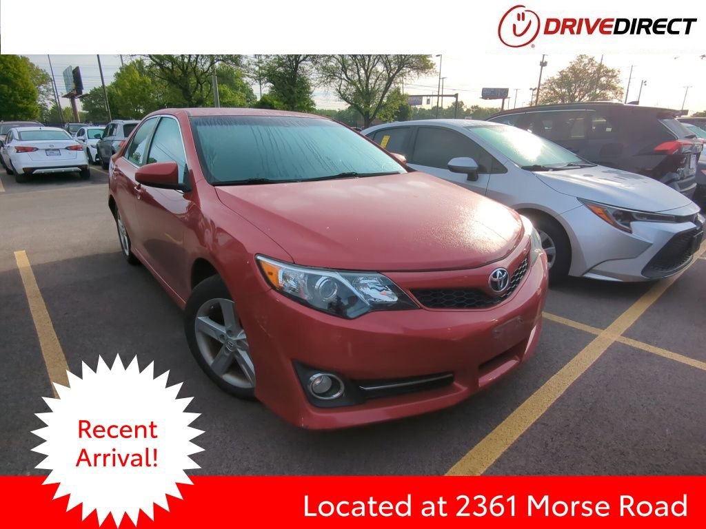 Used 2012 Toyota Camry SE FWD image 1
