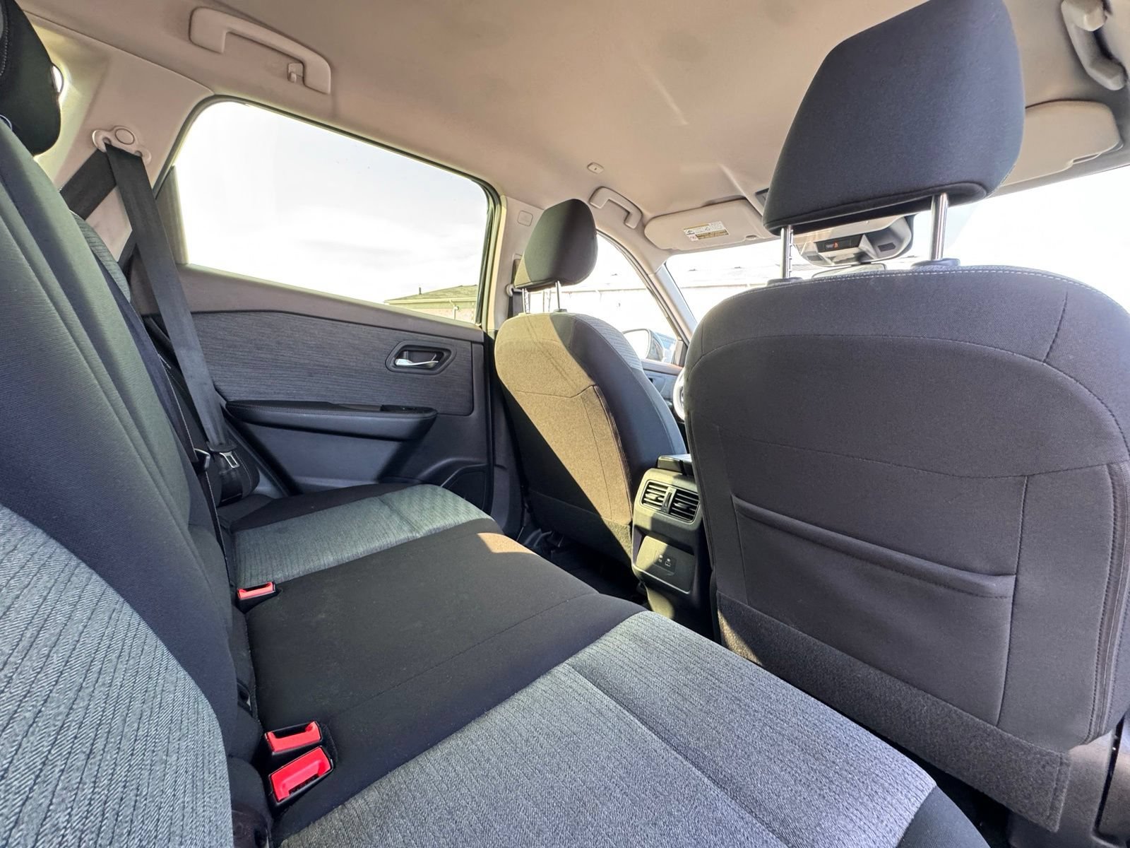 Used 2023 Nissan Rogue SV AWD/4WD image 30