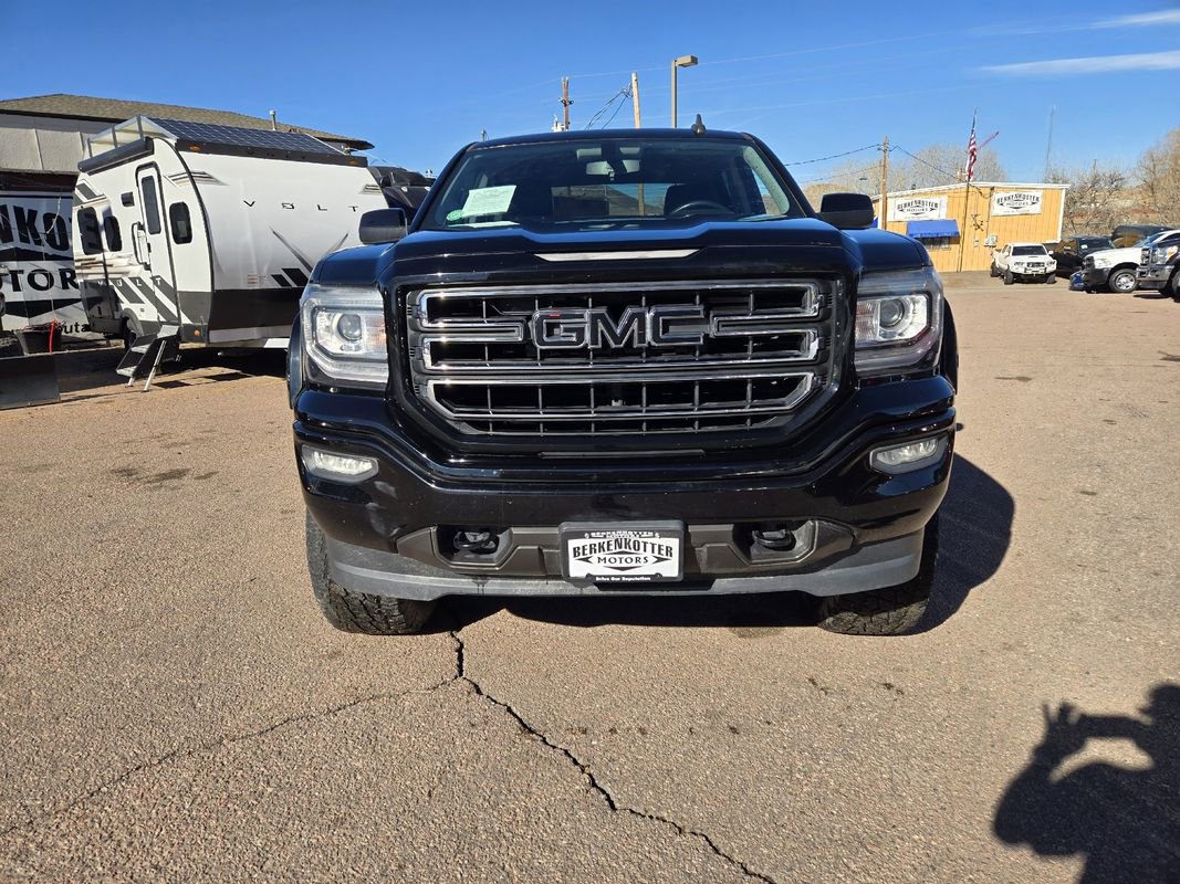 Used 2018 GMC Sierra 1500 SLE w/ SLE Value Package AWD/4WD image 3
