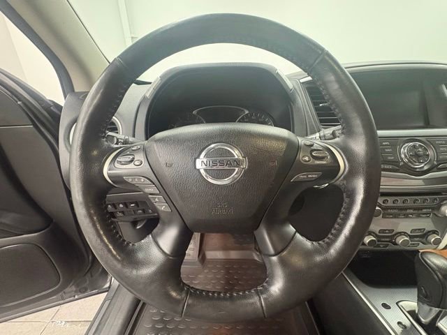 Used 2020 Nissan Pathfinder SL FWD image 18