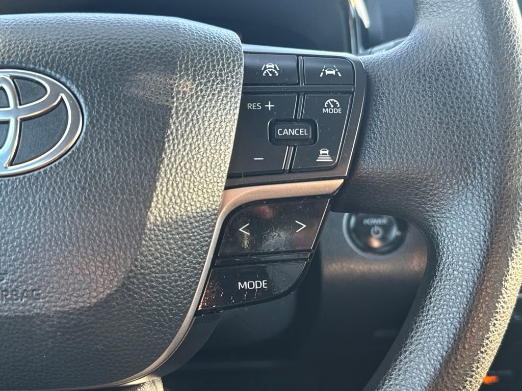 Used 2025 Toyota Camry LE image 18