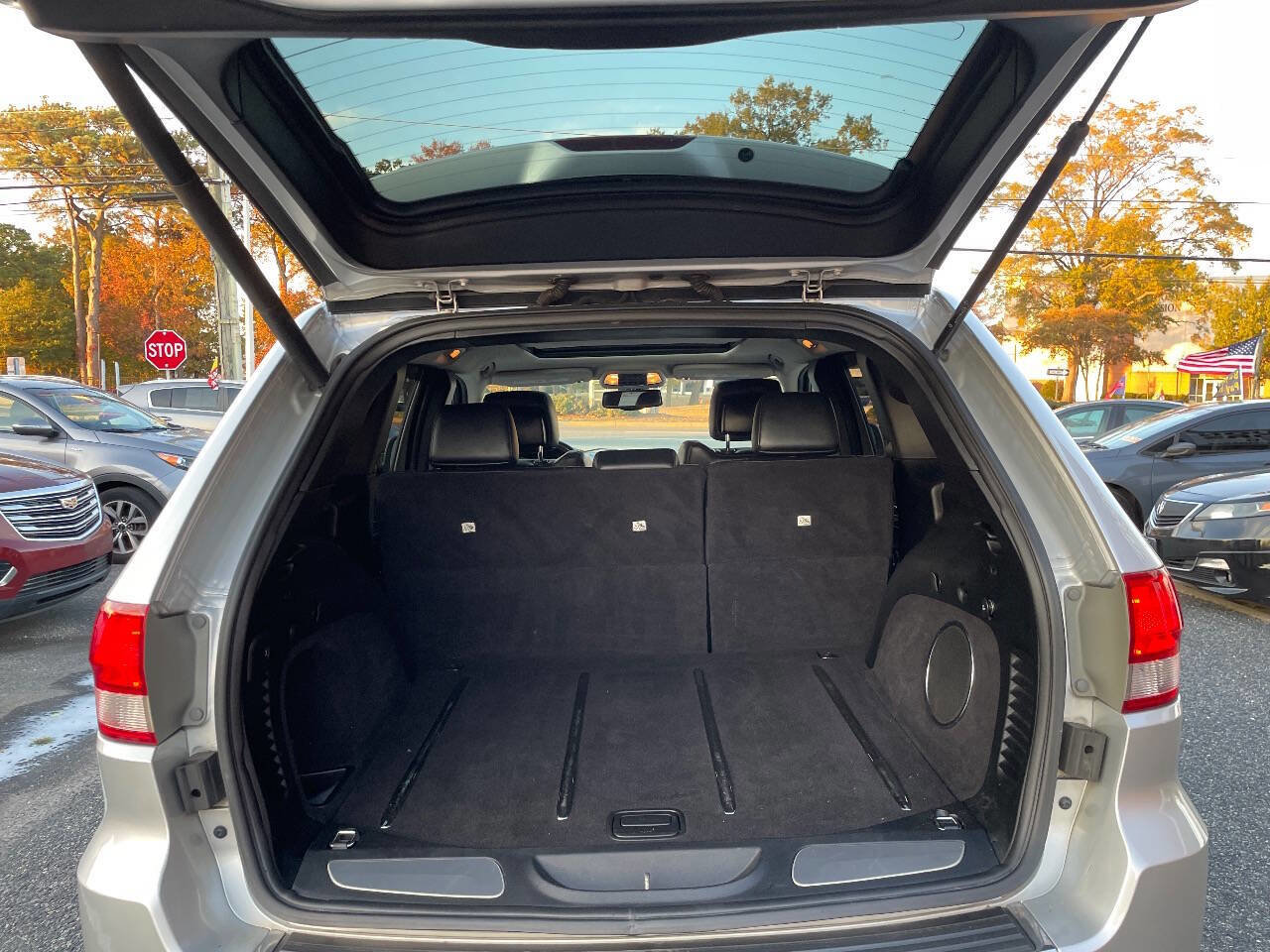 Used 2013 Jeep Grand Cherokee Limited w/ Advance Technology Group image 40