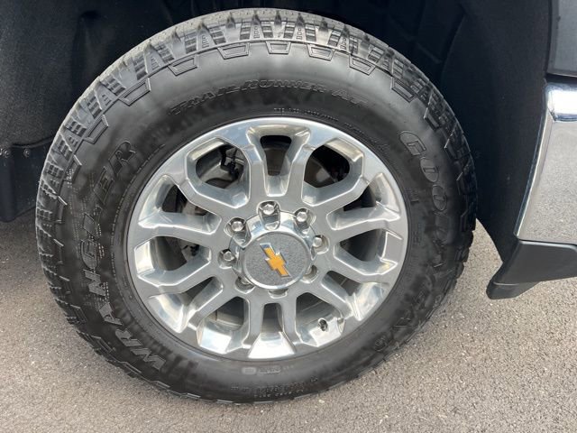 Used 2025 Chevrolet Silverado 2500 LTZ w/ LTZ Premium Package AWD/4WD image 38