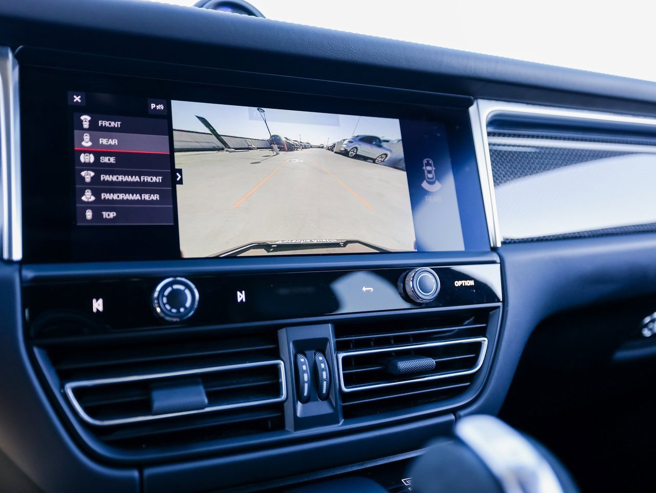 Certified 2024 Porsche Macan GTS image 19