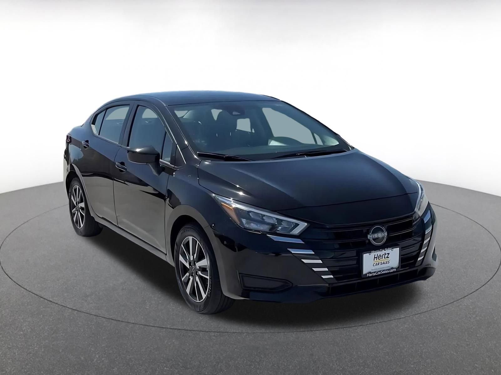 Used 2025 Nissan Versa SV FWD image 3