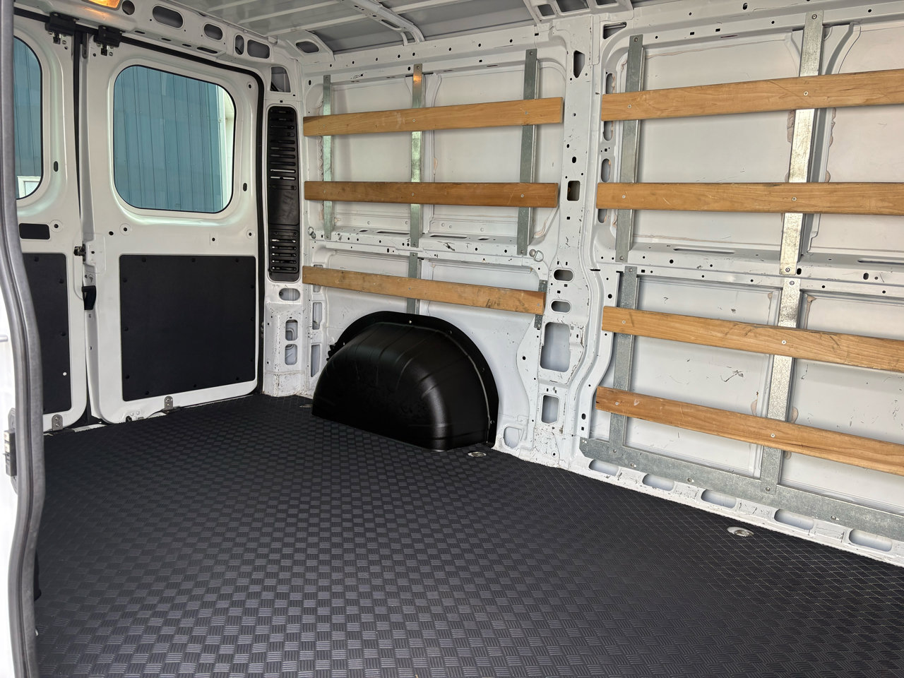 Used 2023 RAM ProMaster 2500 image 17