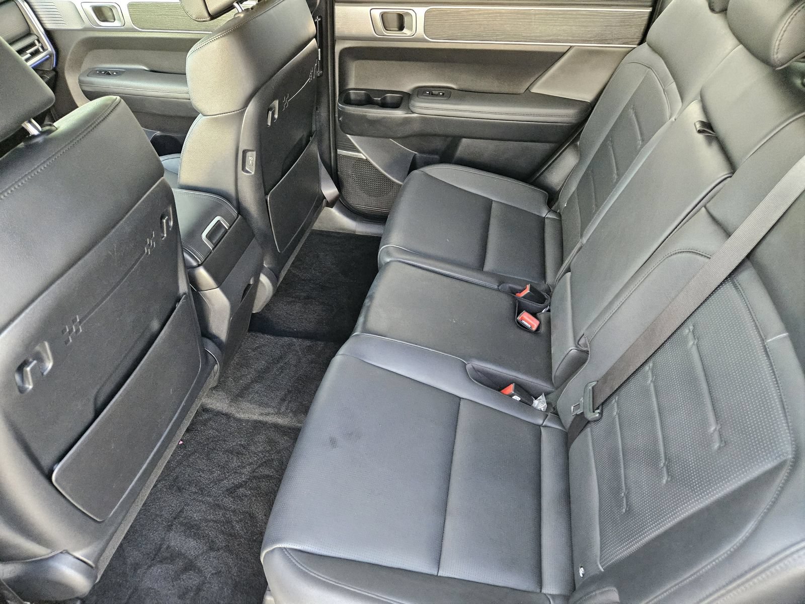 Used 2025 Hyundai Santa Fe Limited AWD/4WD image 34