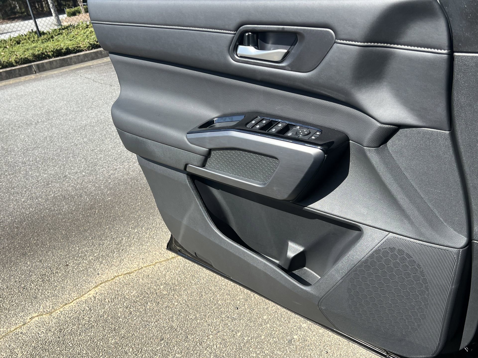 New 2026 Nissan Pathfinder SL FWD image 14