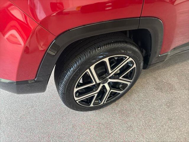Certified 2025 Jeep Compass Limited w/ Elite Group AWD/4WD image 25