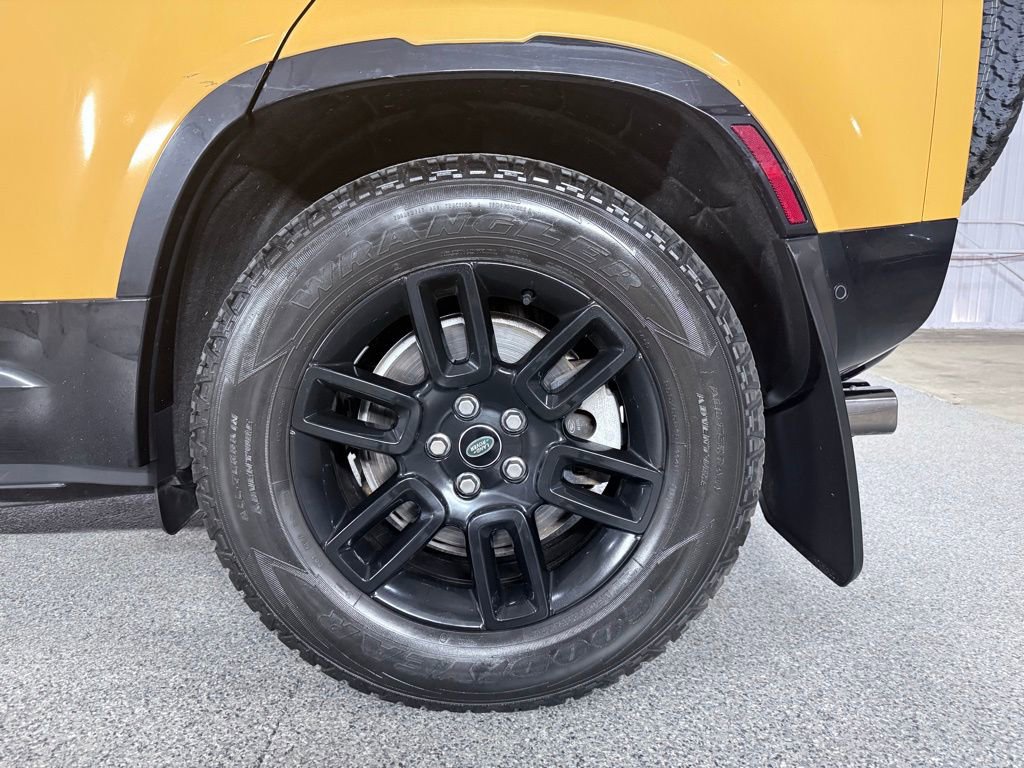 Used 2022 Land Rover Defender 110 X-Dynamic SE image 12