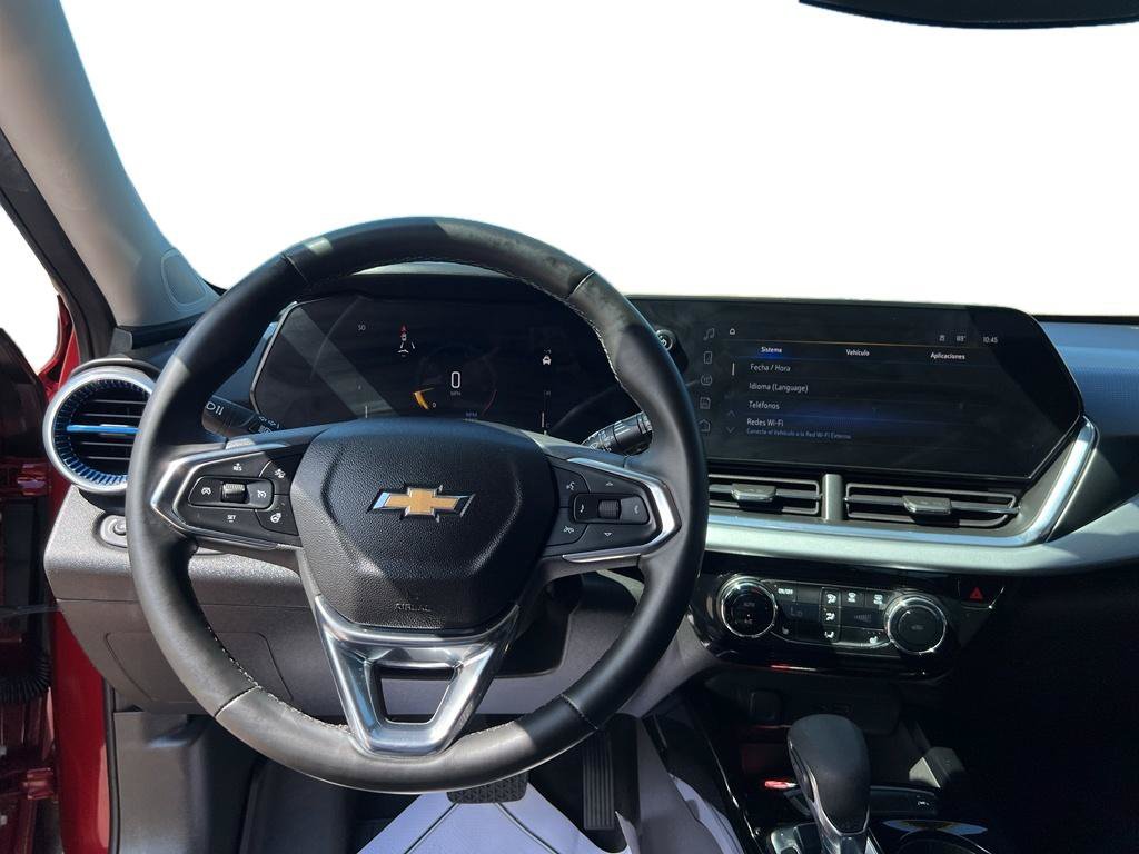Used 2025 Chevrolet Trax LT w/ Driver Confidence Package FWD image 8