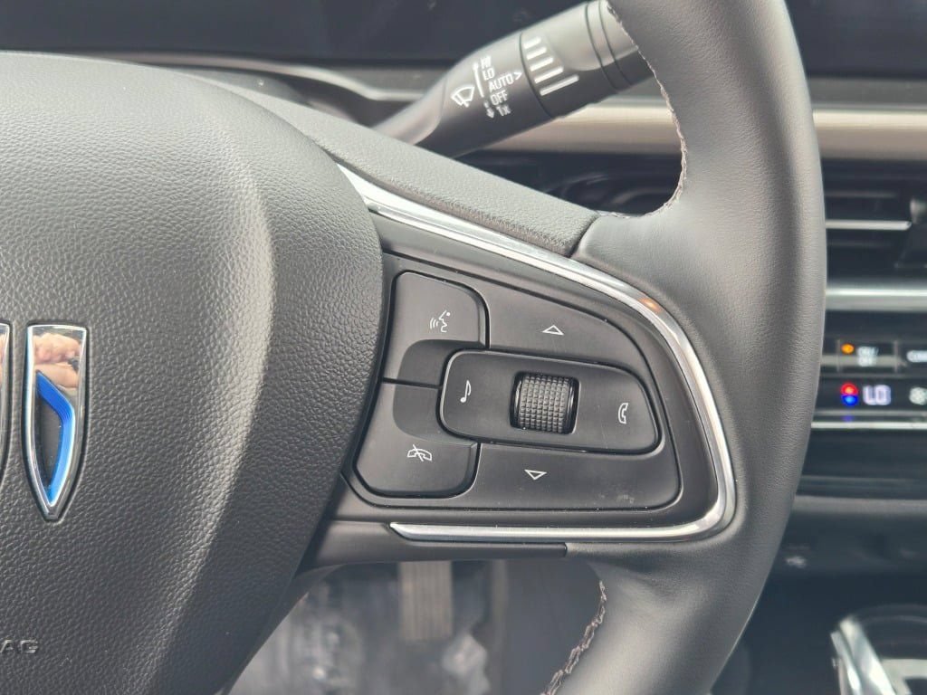 Used 2024 Buick Envista Avenir FWD image 31