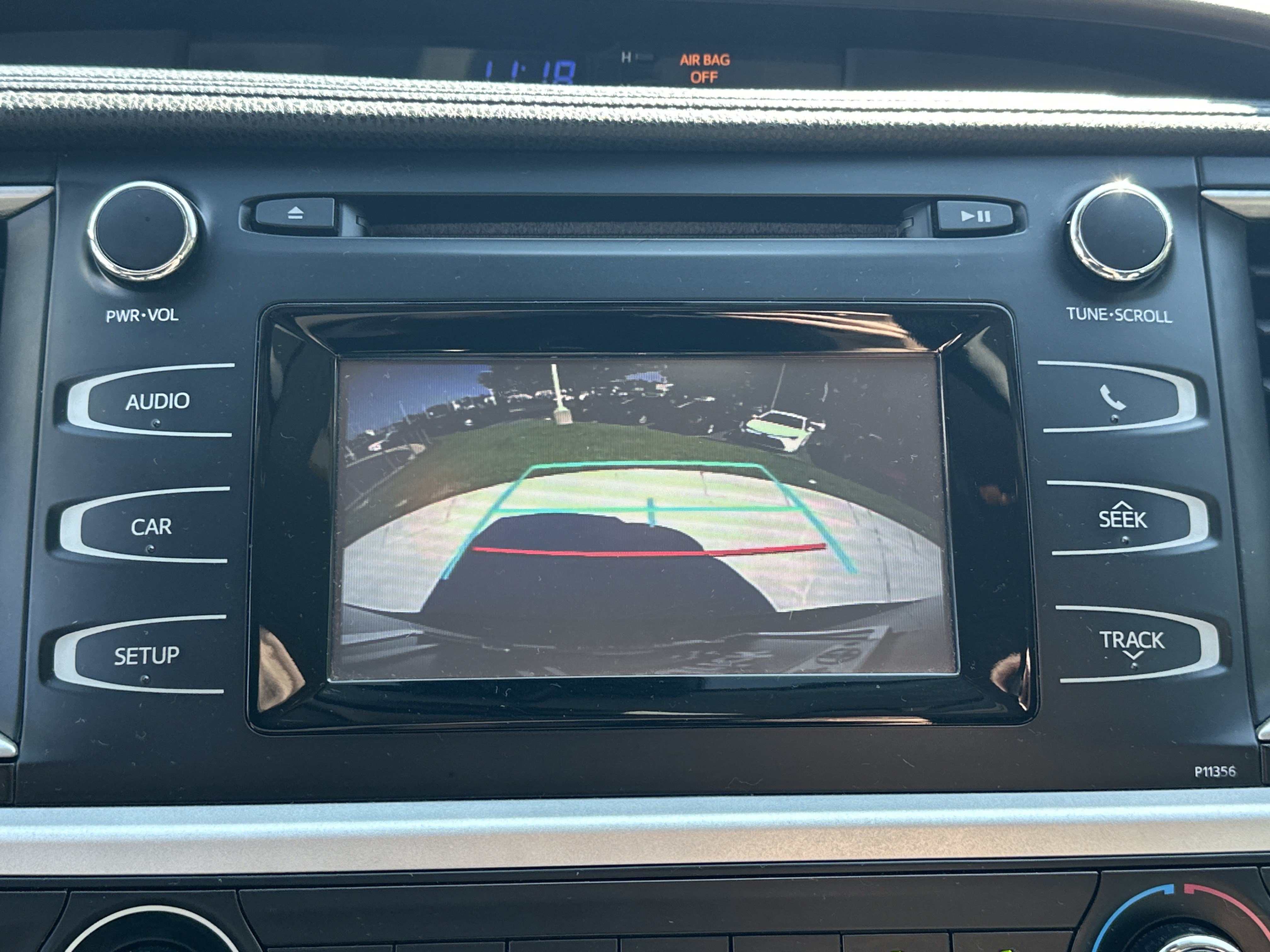 Used 2017 Toyota Highlander LE FWD image 25