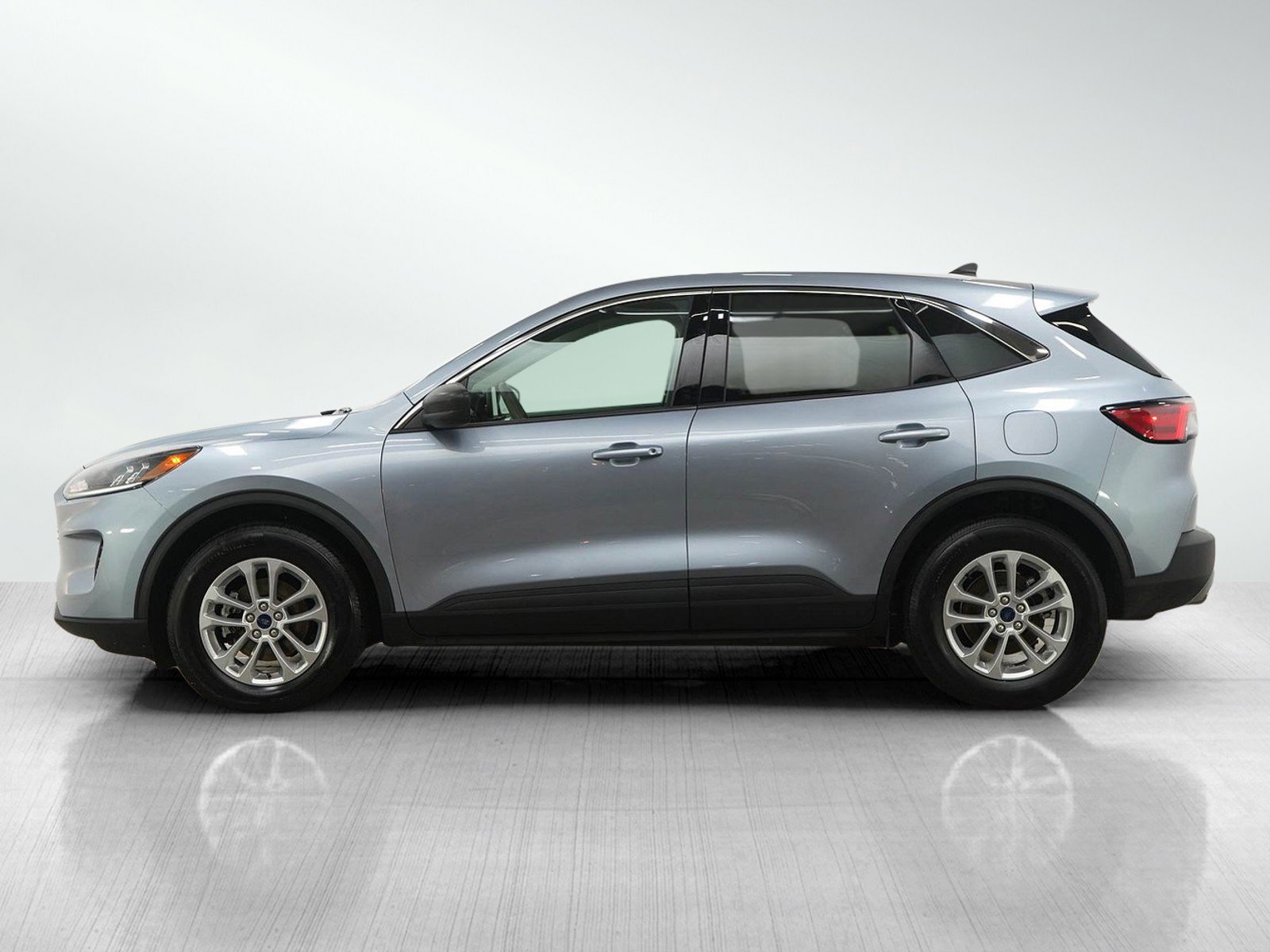 Used 2022 Ford Escape SE w/ Convenience Package image 2