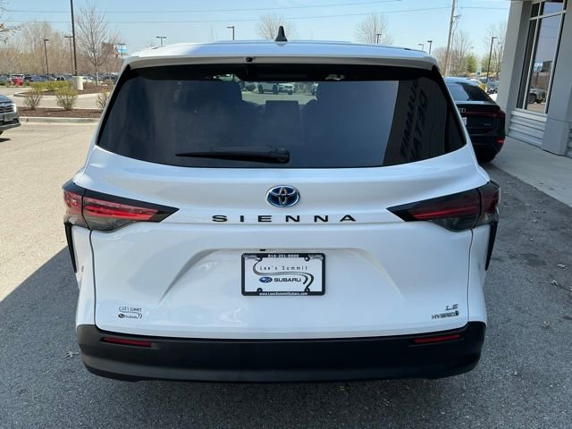 Used 2022 Toyota Sienna LE FWD image 3
