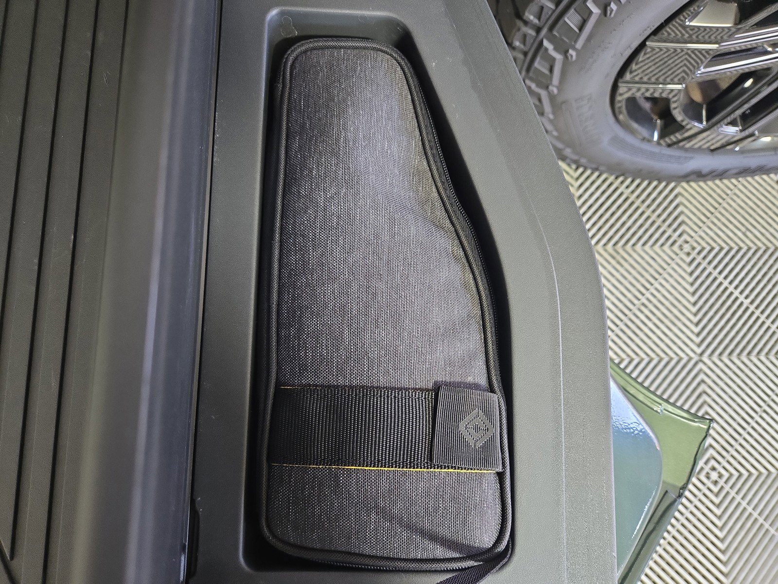 Used 2022 Rivian R1T Launch Edition image 32