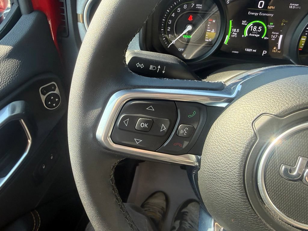 Used 2025 Jeep Wrangler Unlimited Sahara AWD/4WD image 20