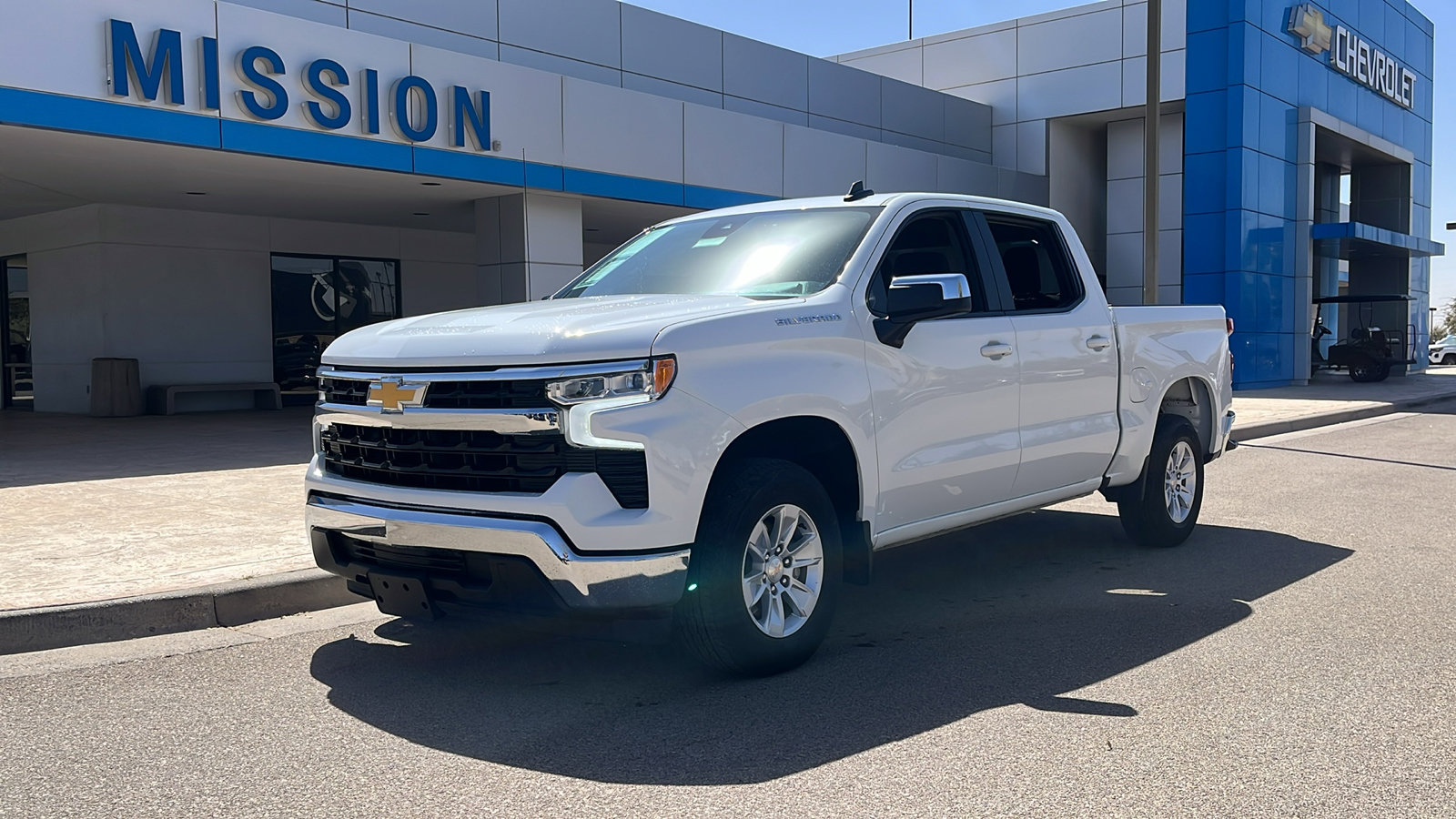 Used 2025 Chevrolet Silverado 1500 LT image 3