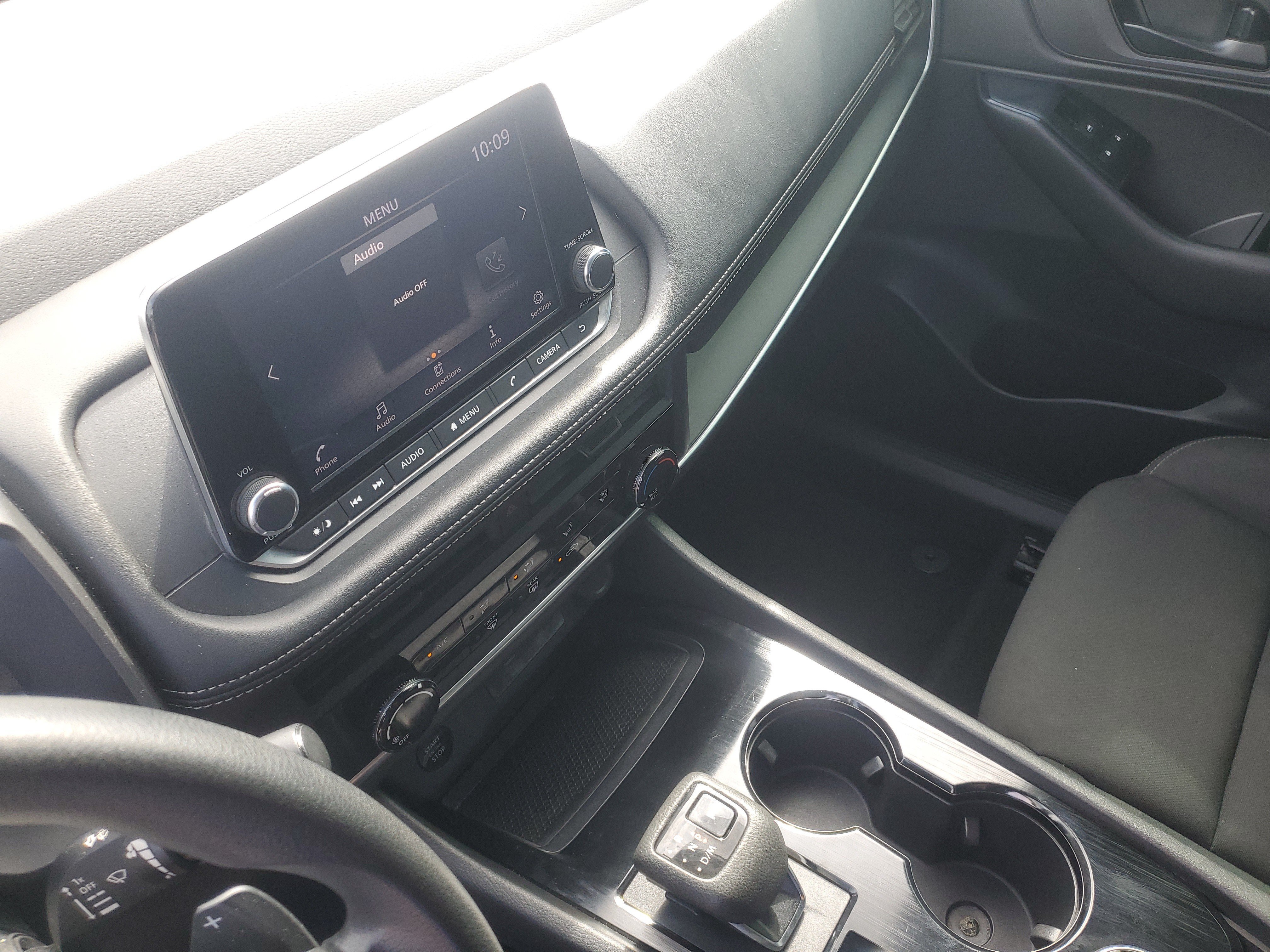 Used 2024 Nissan Rogue S AWD/4WD image 19