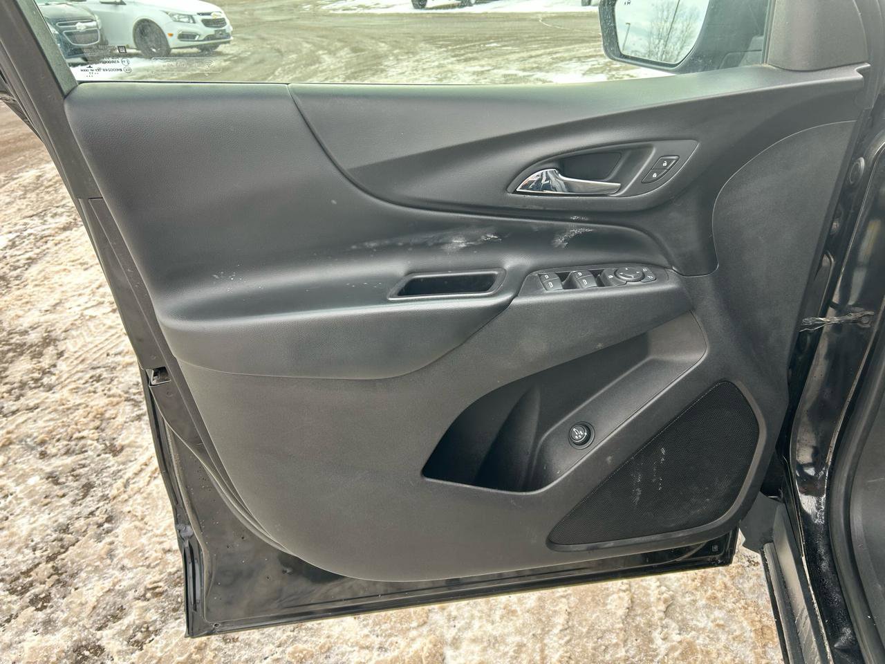 Used 2018 Chevrolet Equinox LT image 14