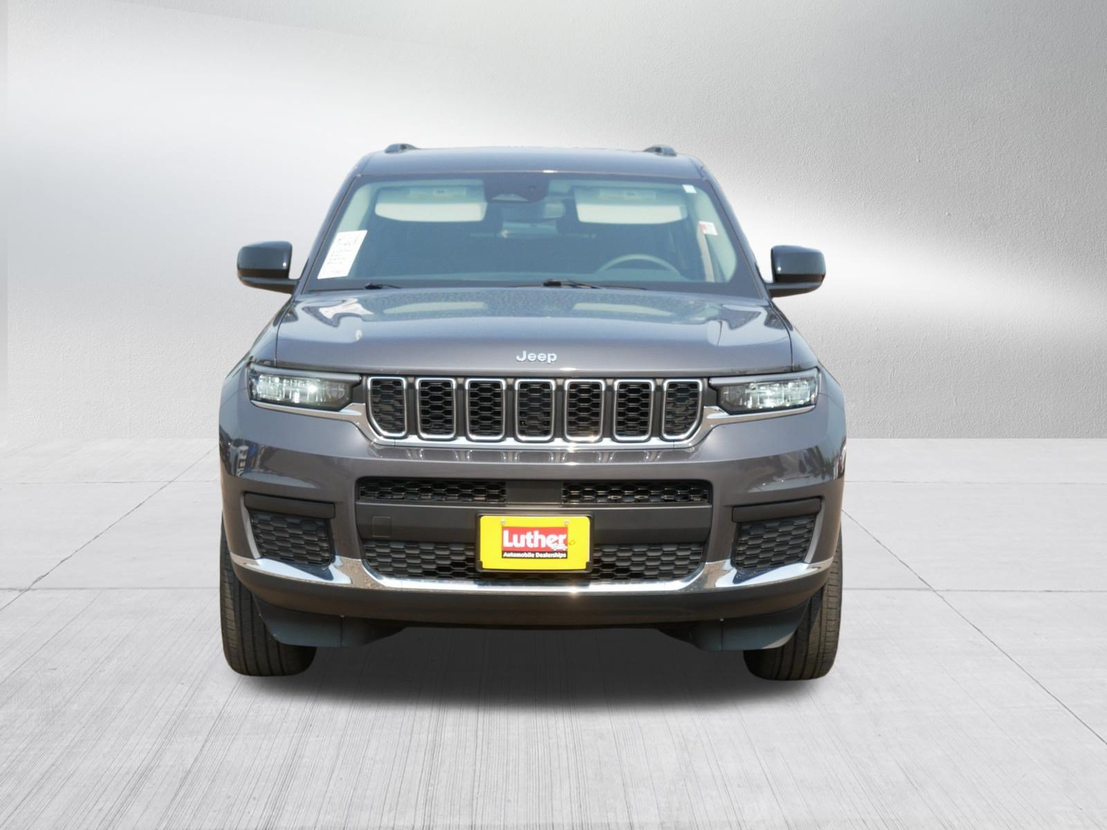 Used 2023 Jeep Grand Cherokee L Laredo w/ Luxury Tech Group I AWD/4WD image 2